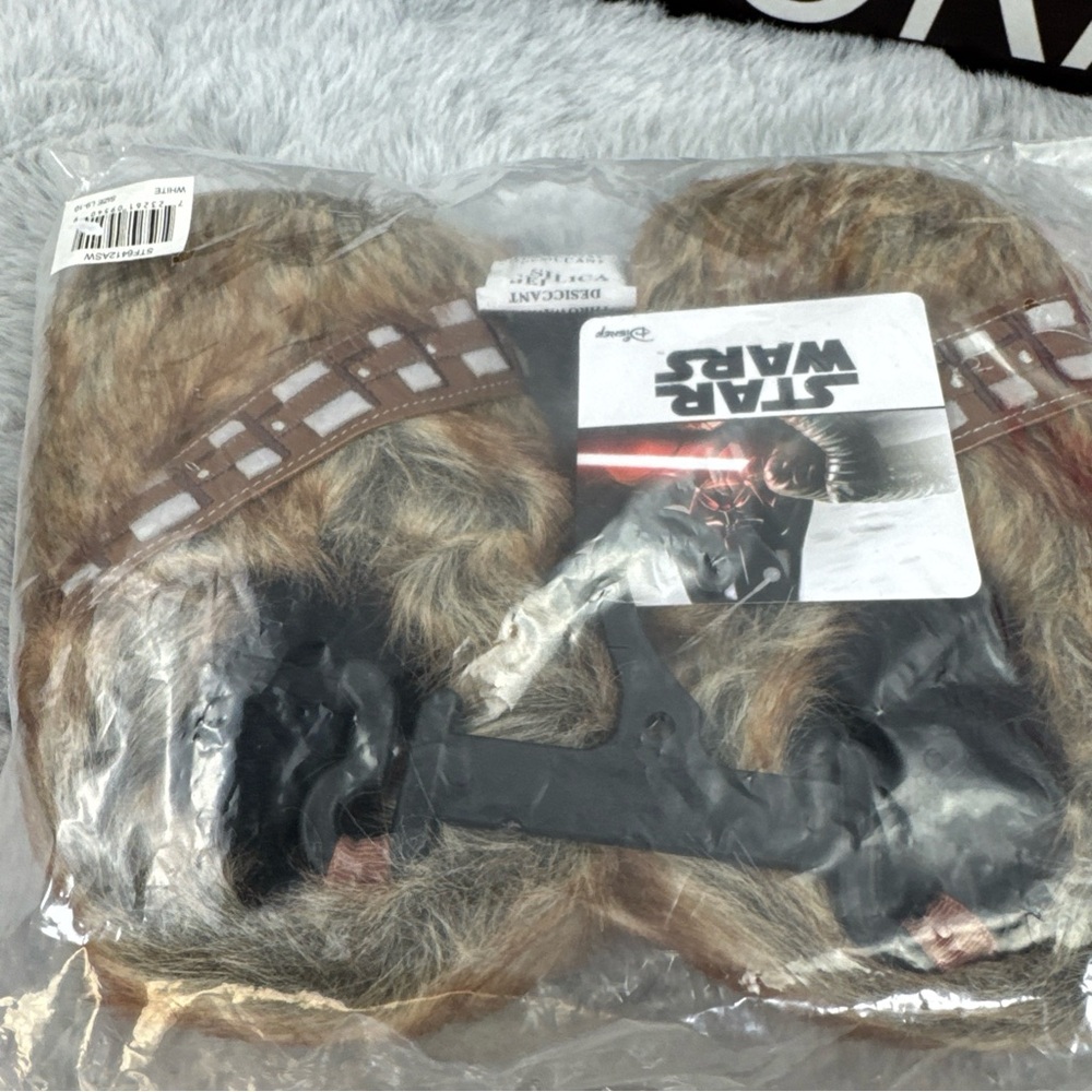 Star Wars Furry Brown Slippers - Picture 5 of 7